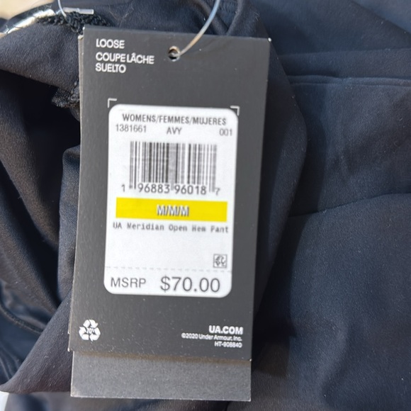 Under Armour black wide capris, size M, NWT. - Picture 6 of 6